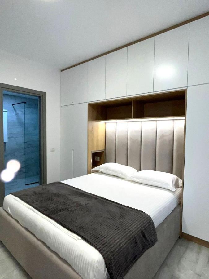 Diamond Dream Apartment ซารานเดอ ภายนอก รูปภาพ