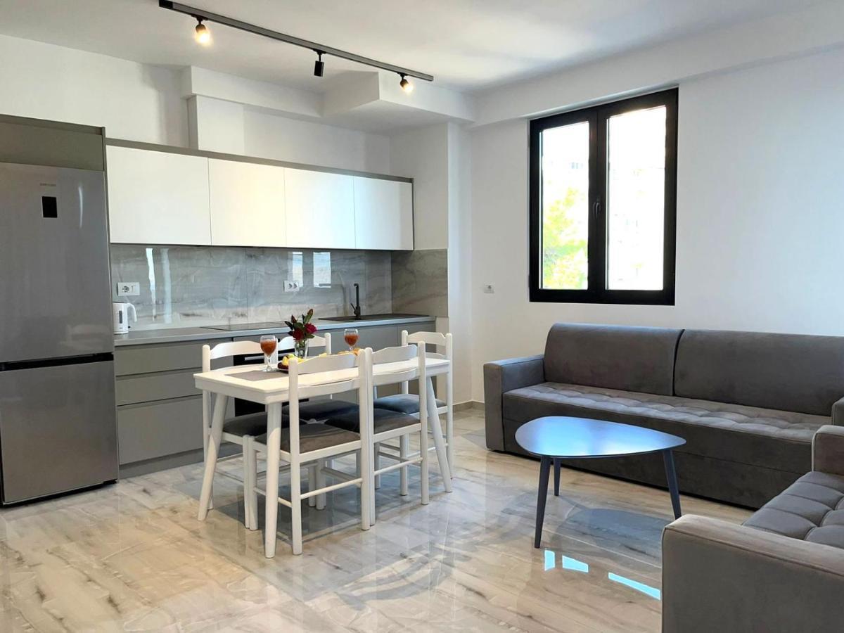 Diamond Dream Apartment ซารานเดอ ภายนอก รูปภาพ
