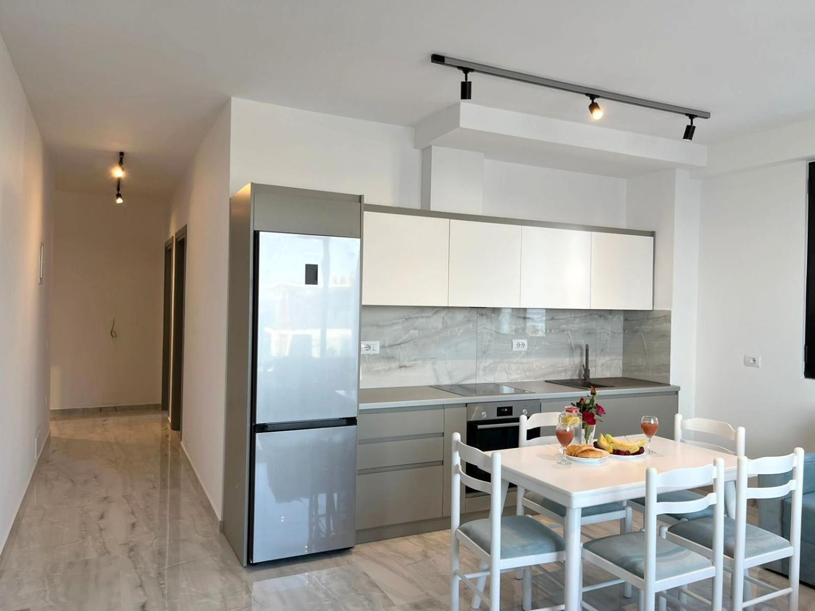 Diamond Dream Apartment ซารานเดอ ภายนอก รูปภาพ